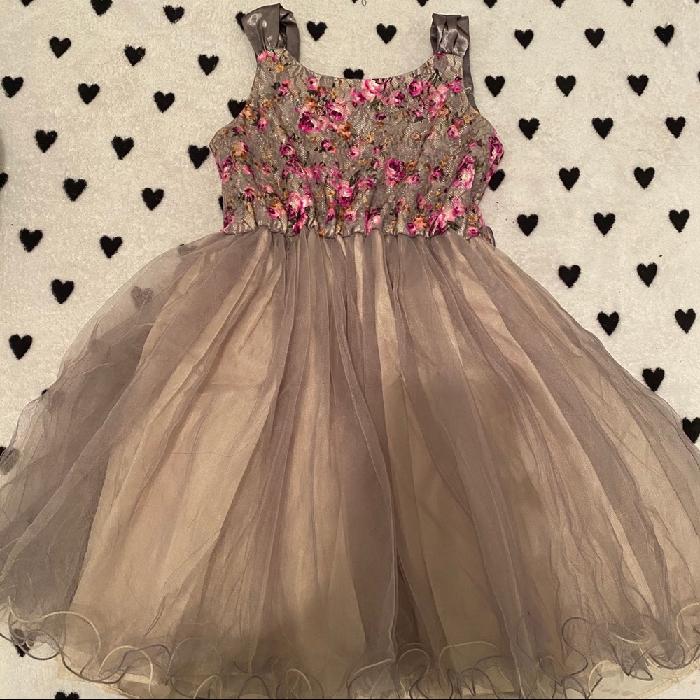 Girls grey puffy dress